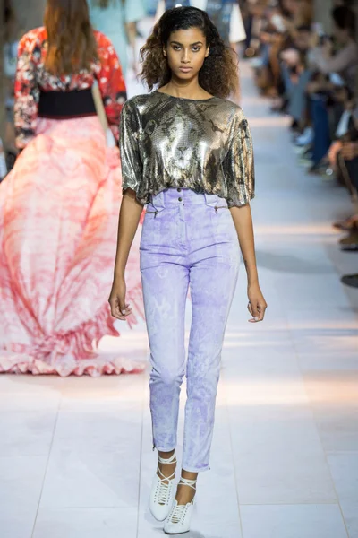 Look 11